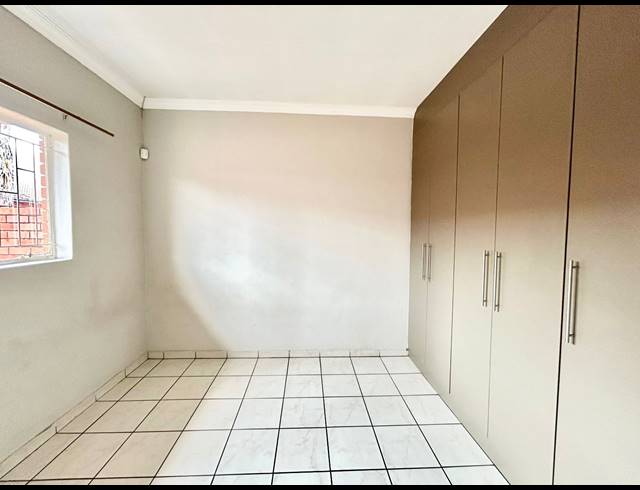 2 BEDROOM TOWNHOUSE FOR SALE IN ANNADALE